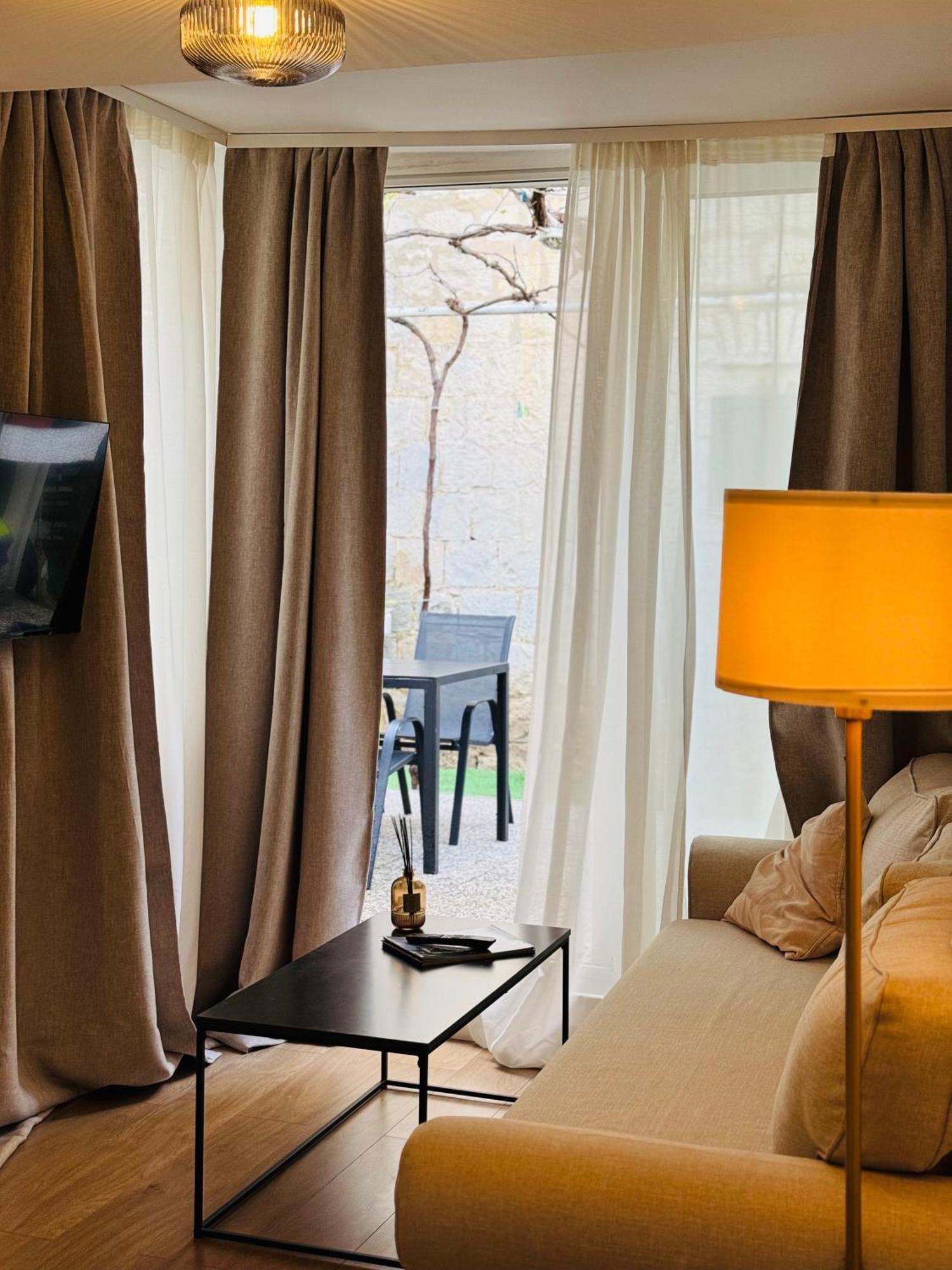 Apartment Stari Dvor Kaštela Esterno foto