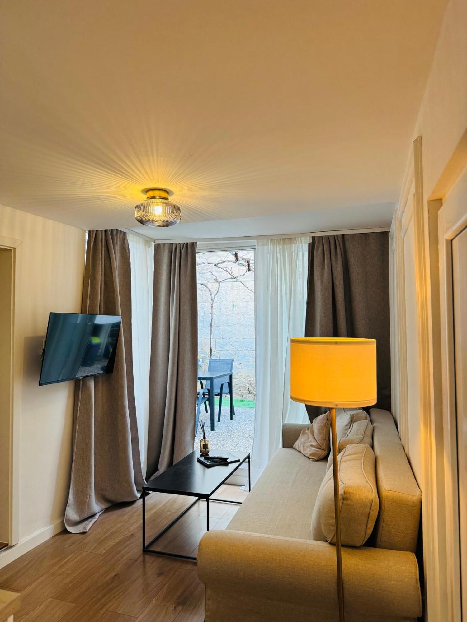 Apartment Stari Dvor Kaštela Esterno foto