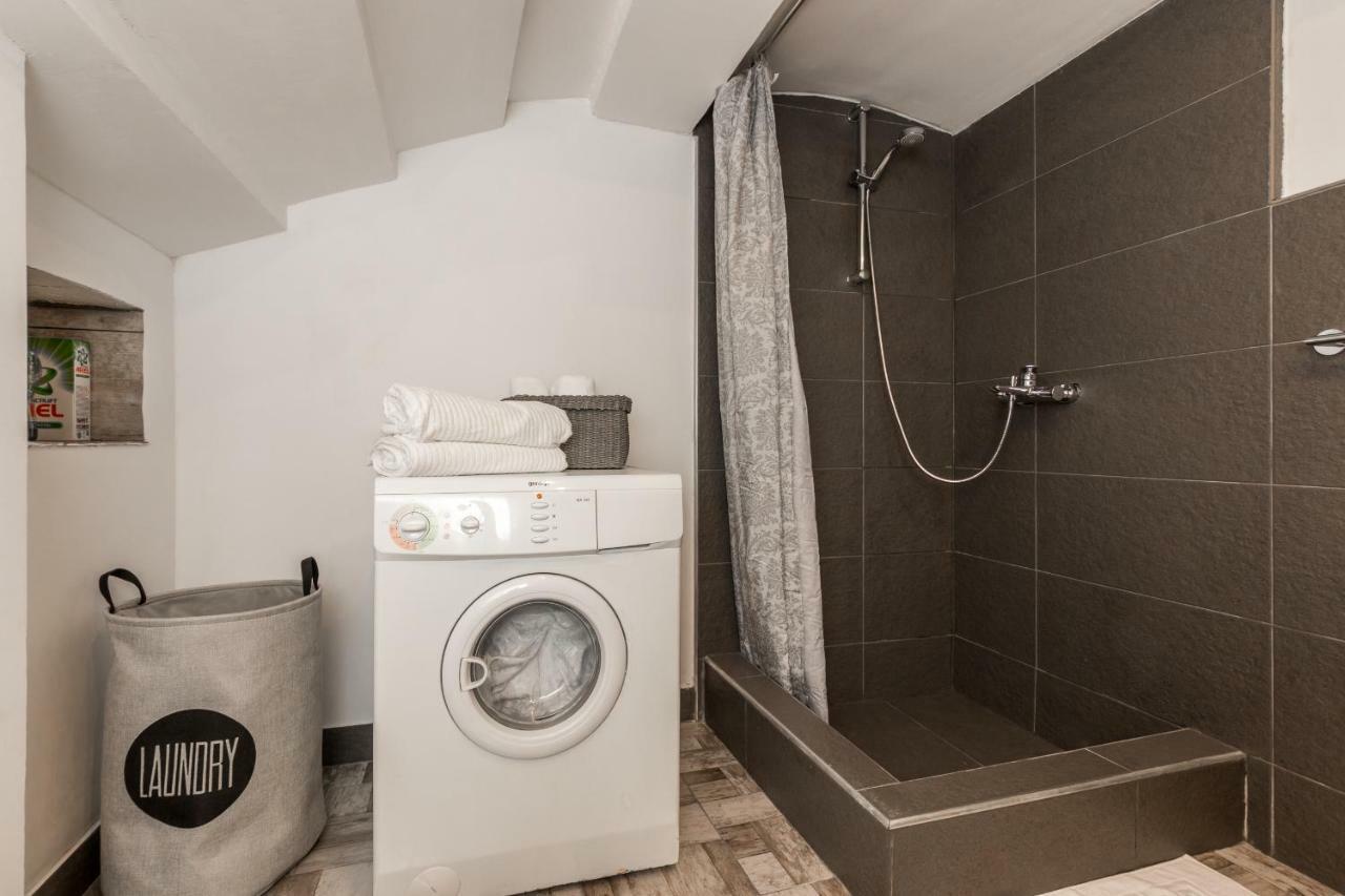 Apartment Stari Dvor Kaštela Esterno foto