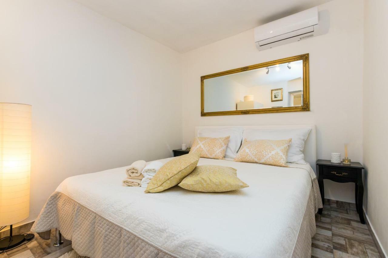Apartment Stari Dvor Kaštela Esterno foto