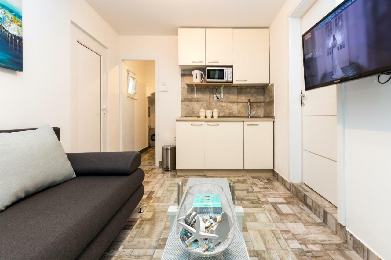 Apartment Stari Dvor Kaštela Esterno foto