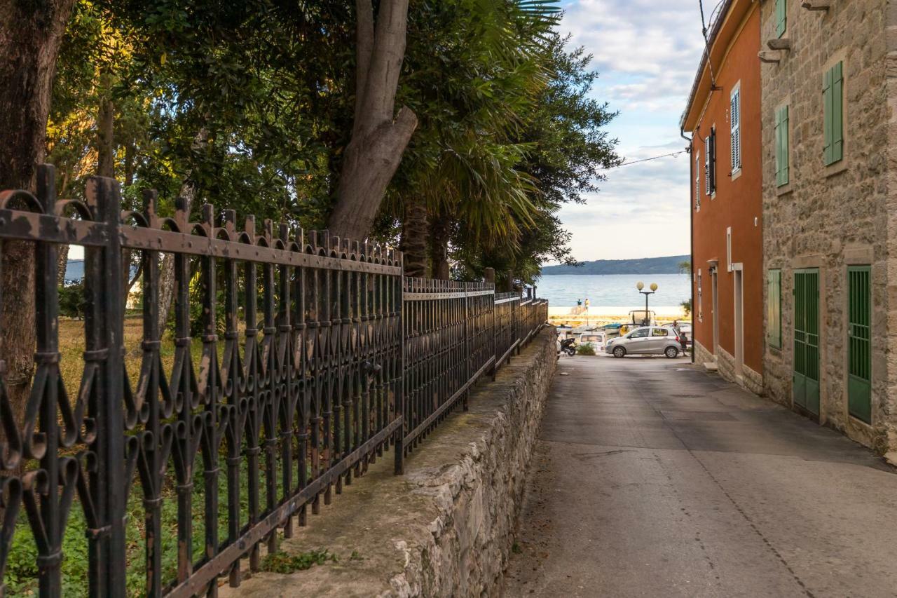 Apartment Stari Dvor Kaštela Esterno foto